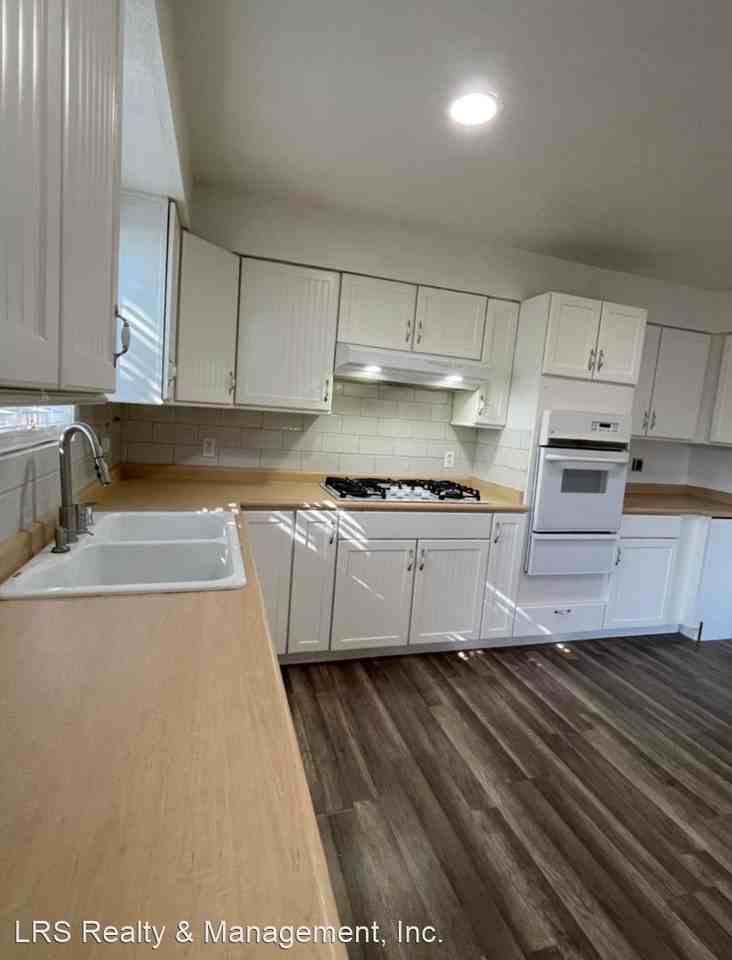 20121 Brite Valley Rd - Photo 2 of 11