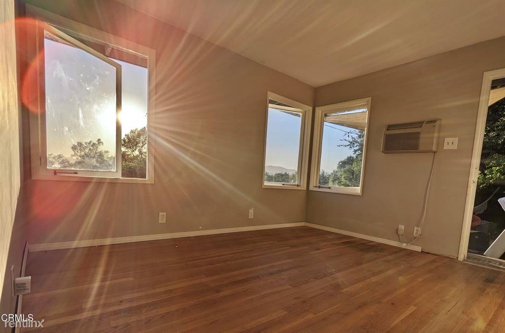 101 South Ln - Photo 3 of 8