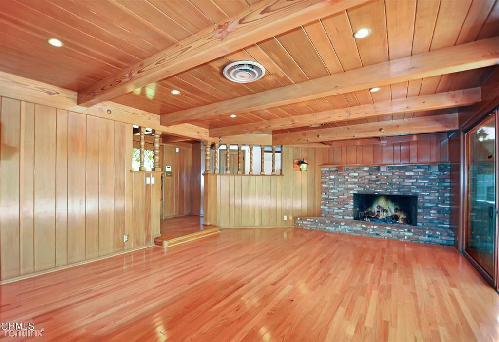 275 Malcolm Dr - Photo 3 of 10