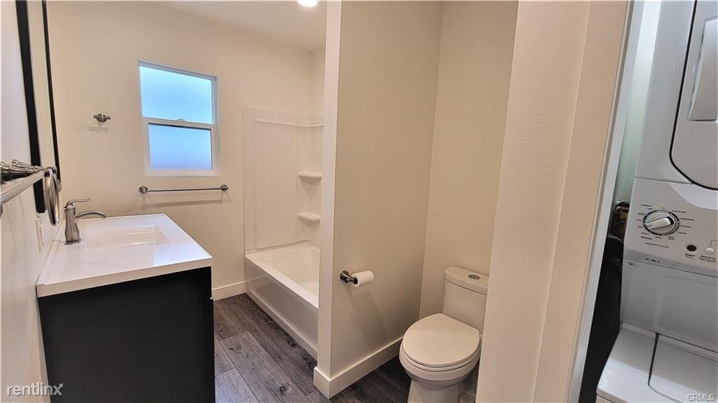 6452 Balboa Blvd - Photo 3 of 10