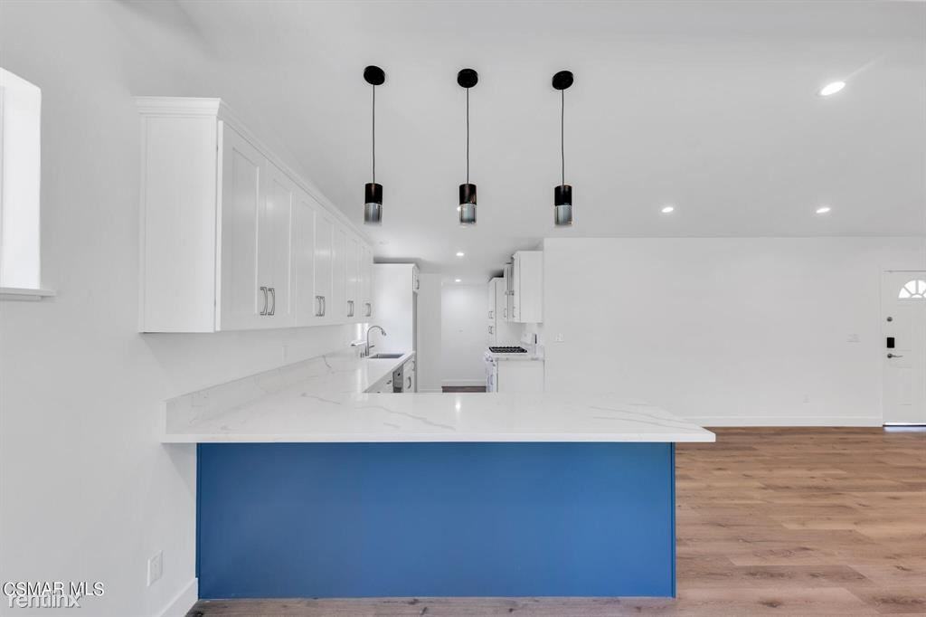 7633 Yarmouth Ave - Photo 2 of 10