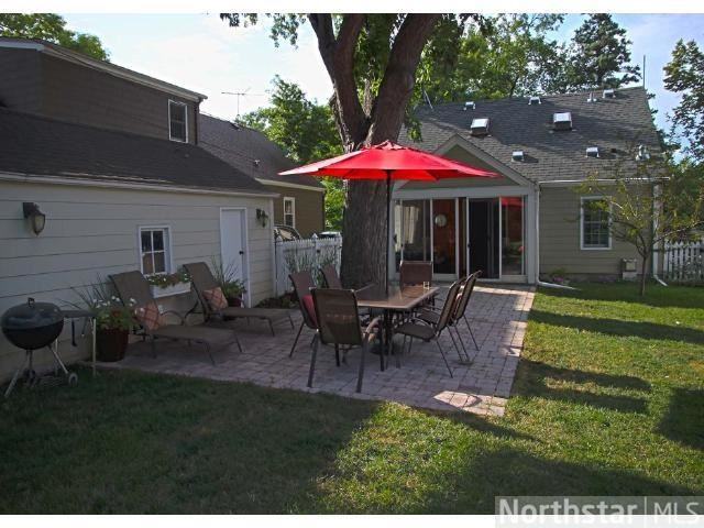 4721 Vallacher Ave - Photo 2 of 10