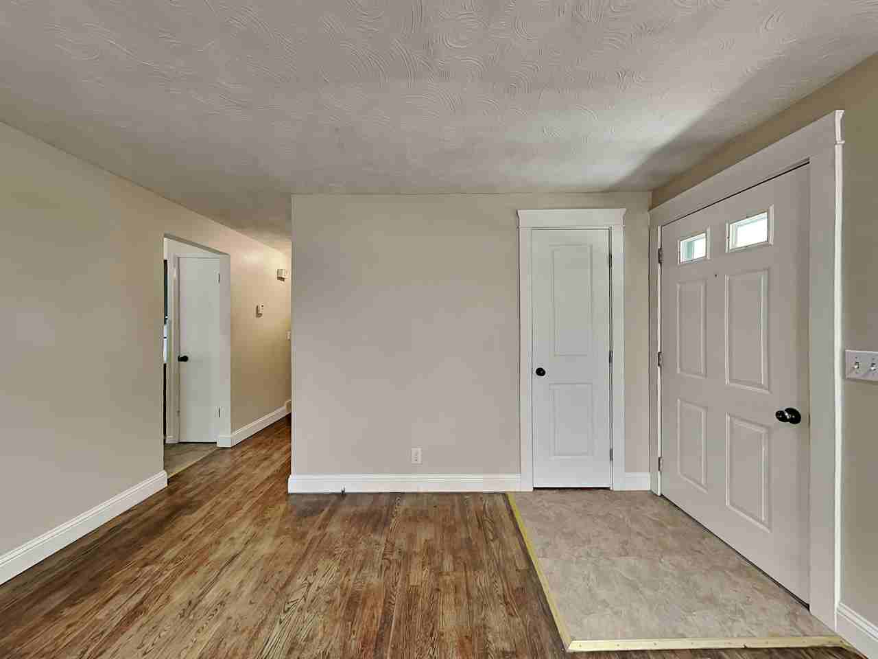 6603 N Howard St - Photo 2 of 20