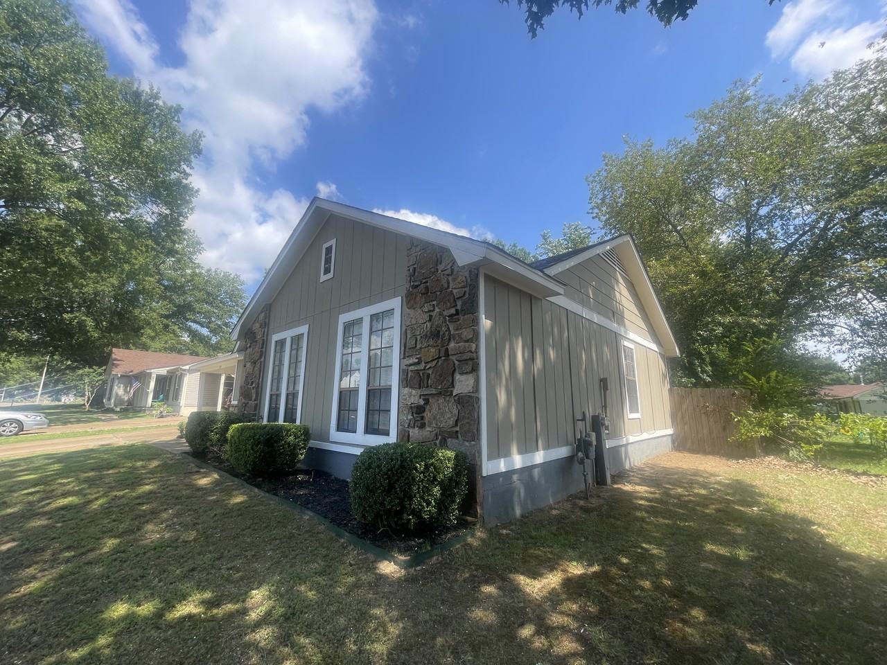 7154 Devine St - Photo 2 of 24