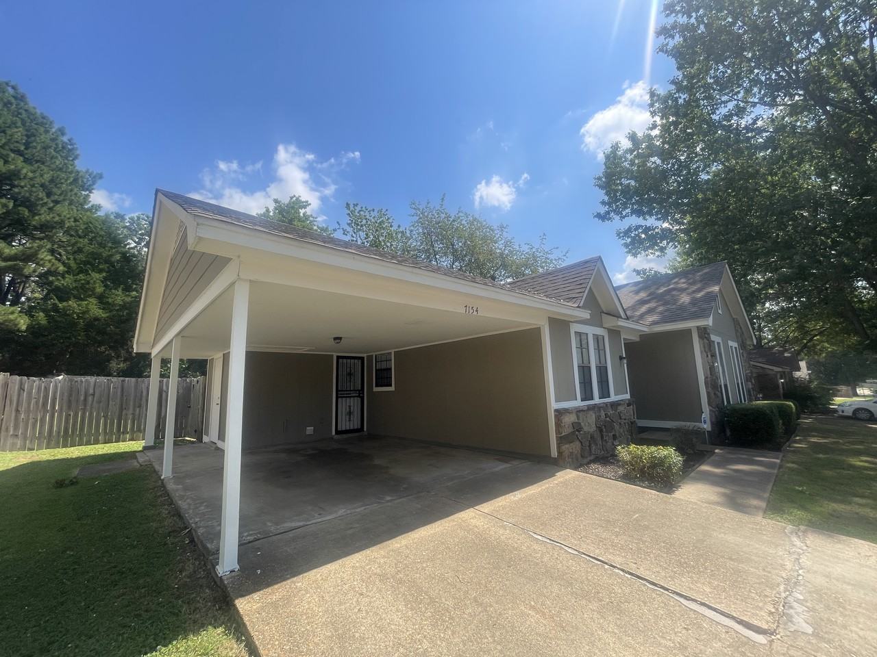 7154 Devine St - Photo 3 of 24