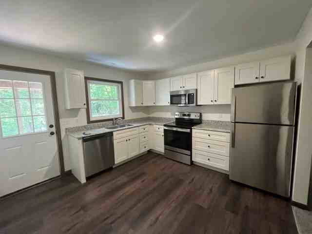 650 4Th St - Photo 3 of 50