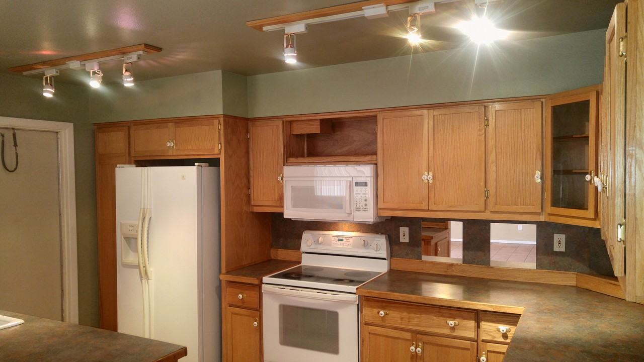 1927 E Balboa Dr - Photo 3 of 12