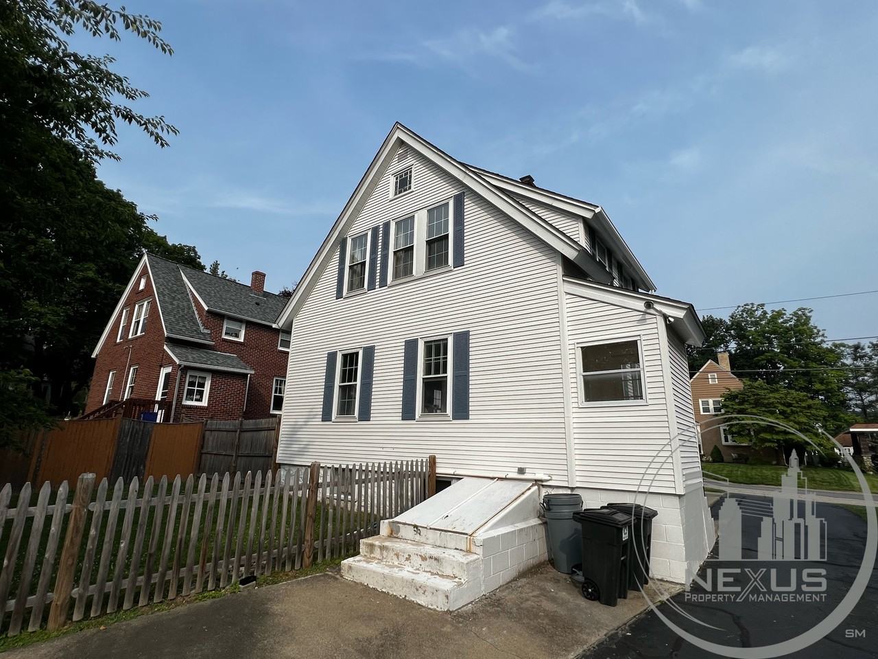 43 Homestead Ave - Photo 3 of 37