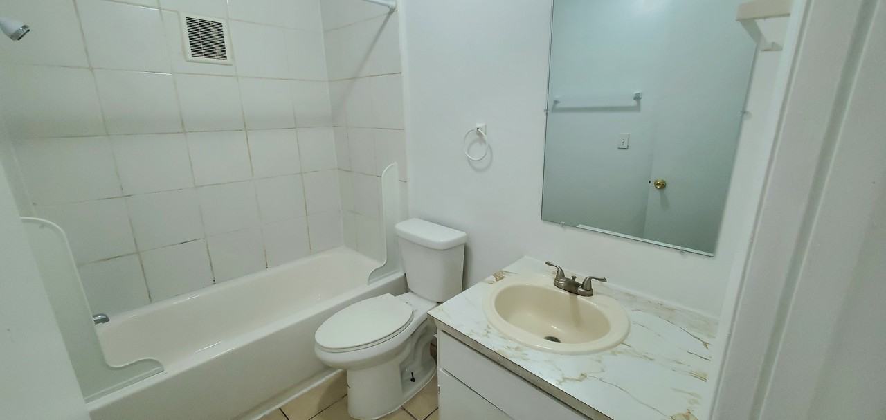 199 Nw 9th Ave #10 - Photo 3 of 6