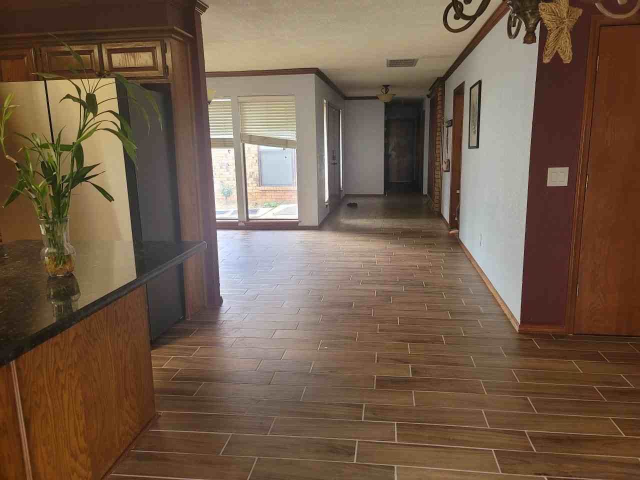 7005 Lakepointe Dr - Photo 2 of 21