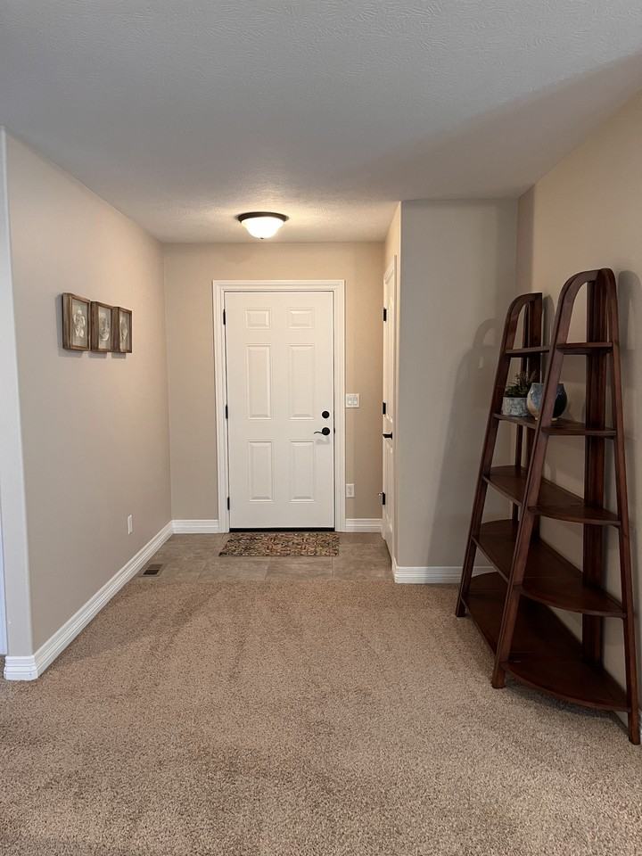 431 Tapitio Dr - Photo 2 of 20
