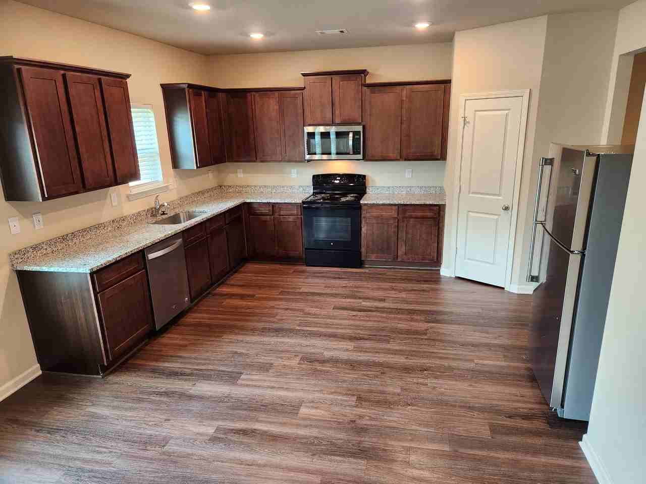 209 Oliver Dr - Photo 2 of 21