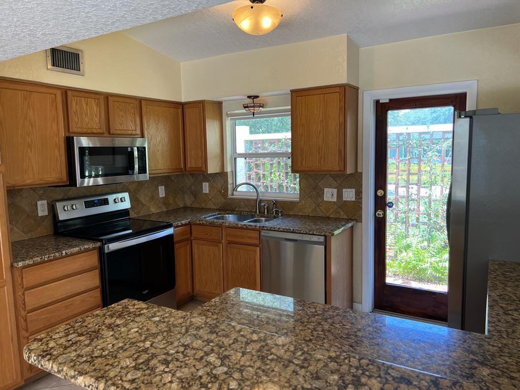 3416 Picwood Rd - Photo 7 of 25