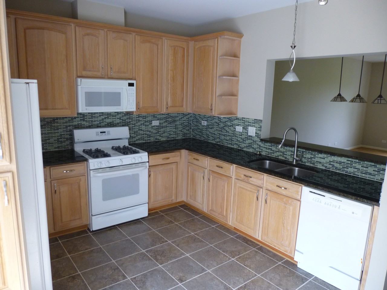 132 Andover Dr - Photo 2 of 12