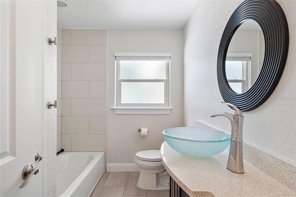 338 Bayview Dr Ne #NA - Photo 3 of 10