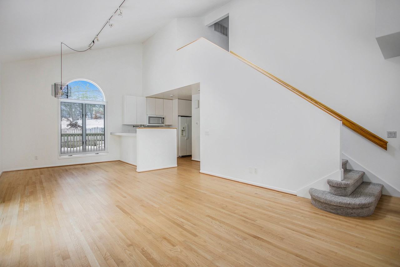 18131 Mohawk Drive - Photo 2 of 19