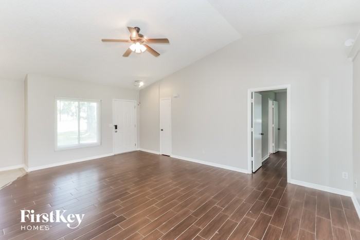 2857 Jennifer Dr - Photo 2 of 16