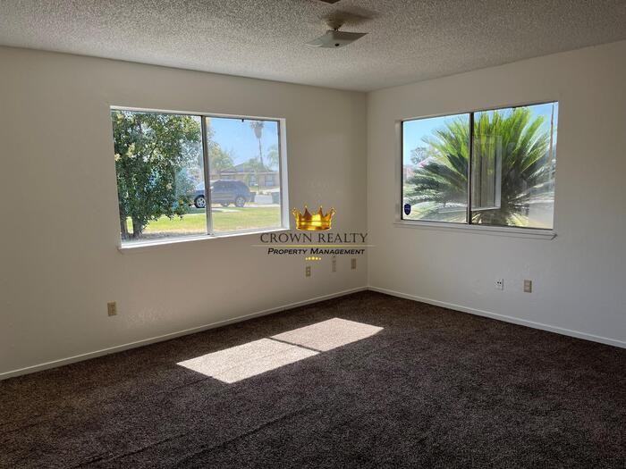 1331 E Aspen Ave - Photo 2 of 12