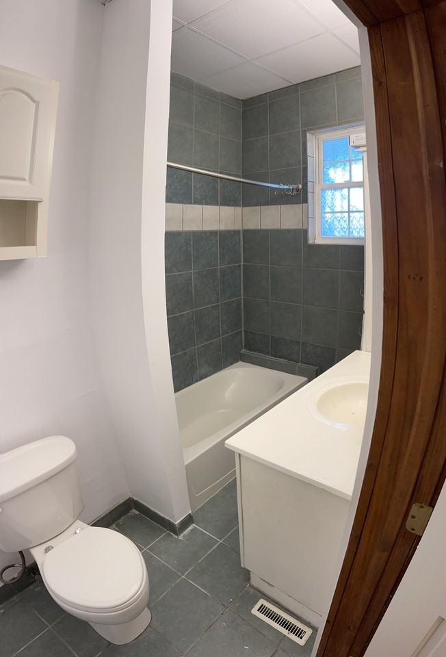 102 Bridge St #1 - Photo 3 of 12