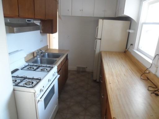 826 Clayton St - Photo 2 of 7