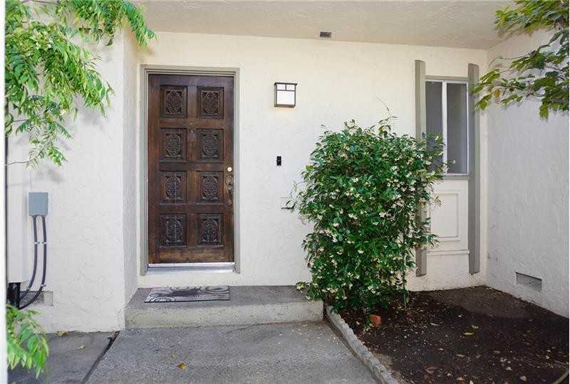 1042 Regency Knoll Dr - Photo 3 of 50