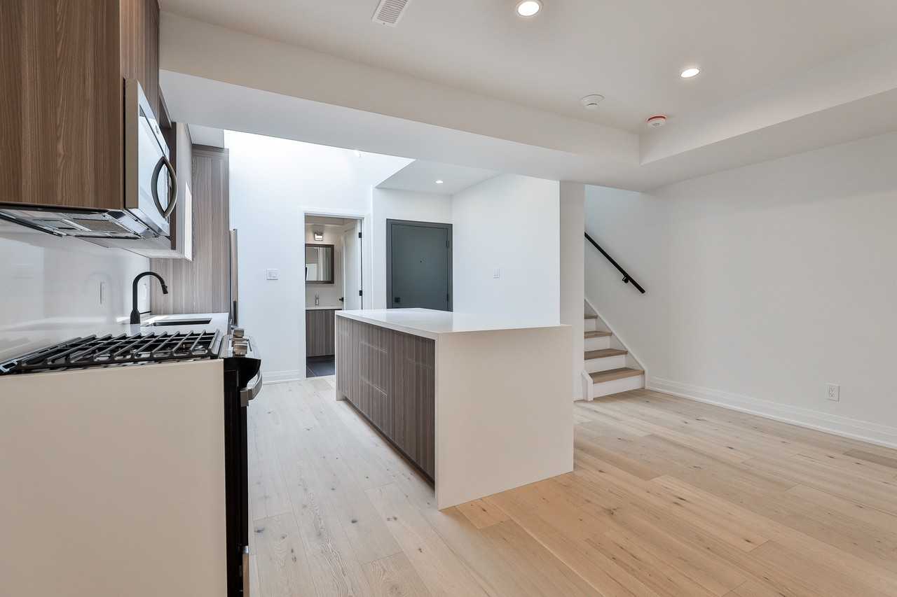 Manning Ave & Dundas St W #301 - Photo 4 of 15