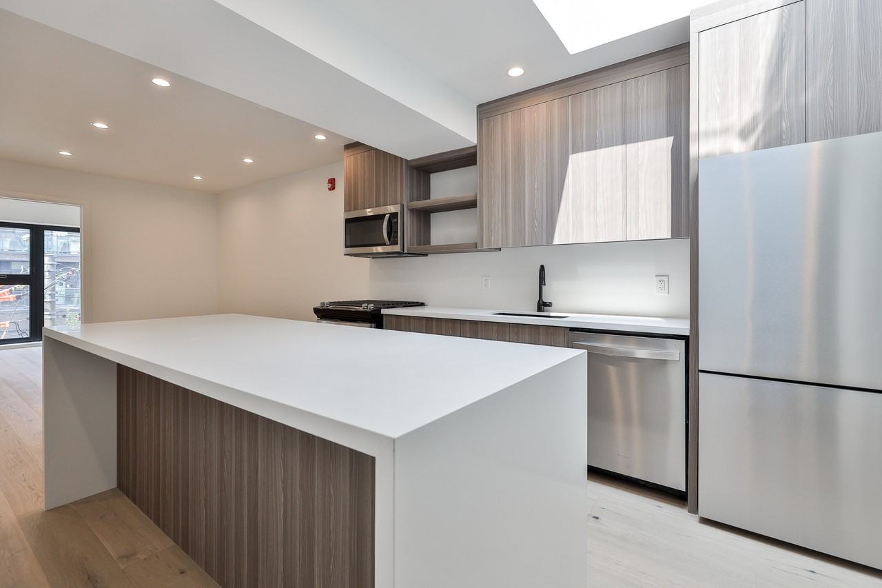 Manning Ave & Dundas St W #301 - Photo 2 of 15