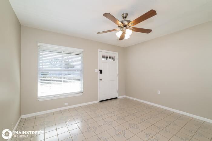 4243 Cynthia St - Photo 3 of 16