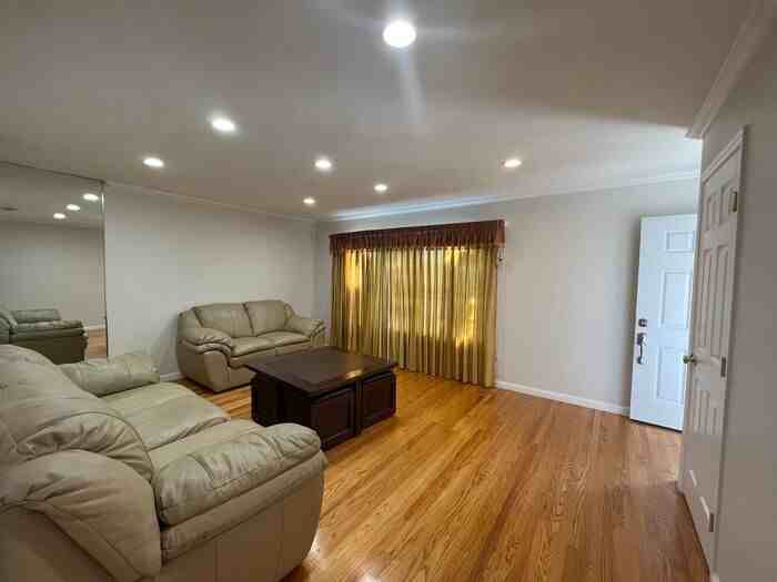 788 Mahogany Ln - Photo 3 of 28
