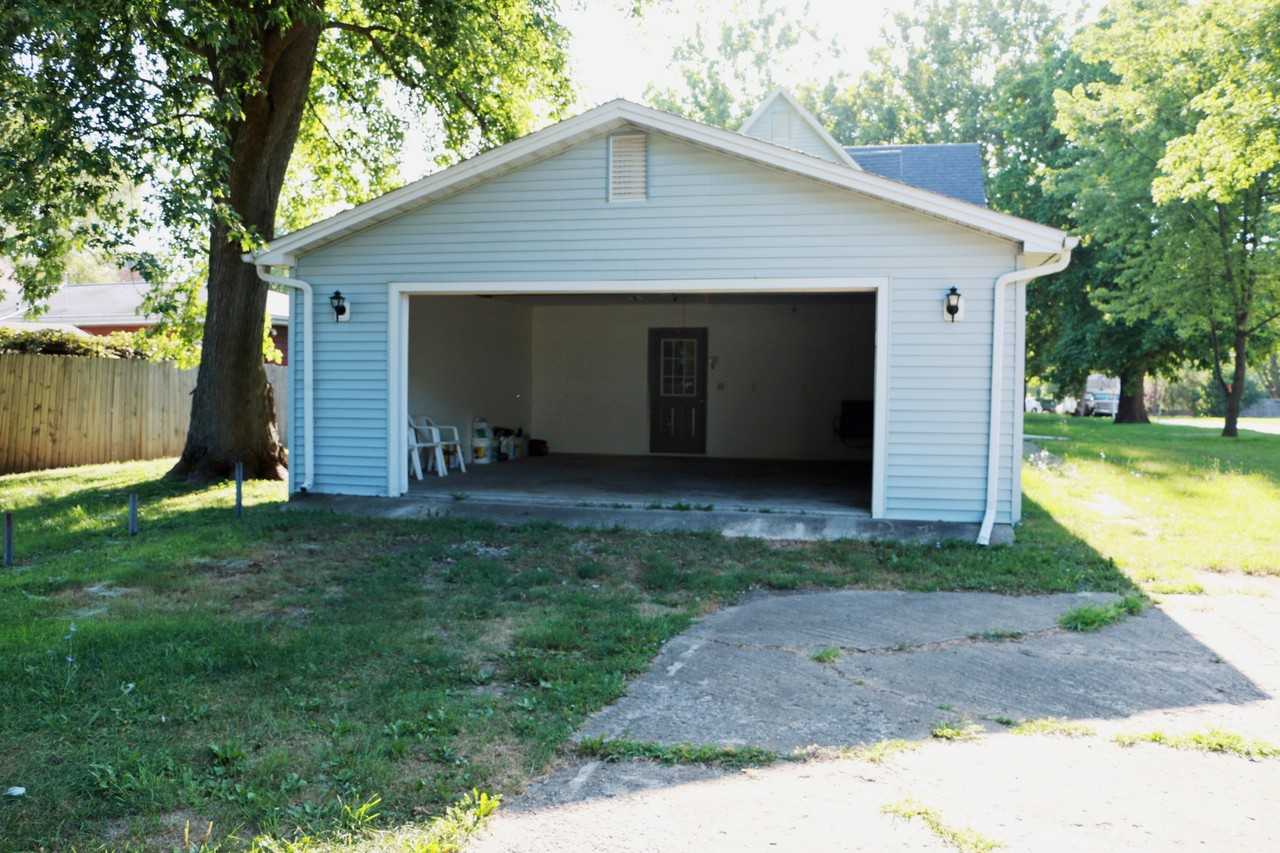 710 N Plum St #NA - Photo 3 of 20