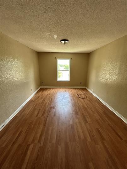 212 Albert Ave - Photo 2 of 9