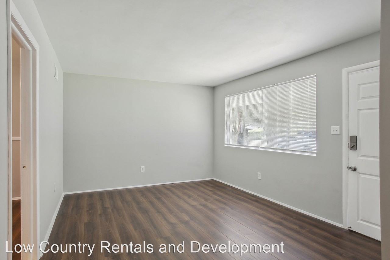 1919 E 56th St - Photo 3 of 9