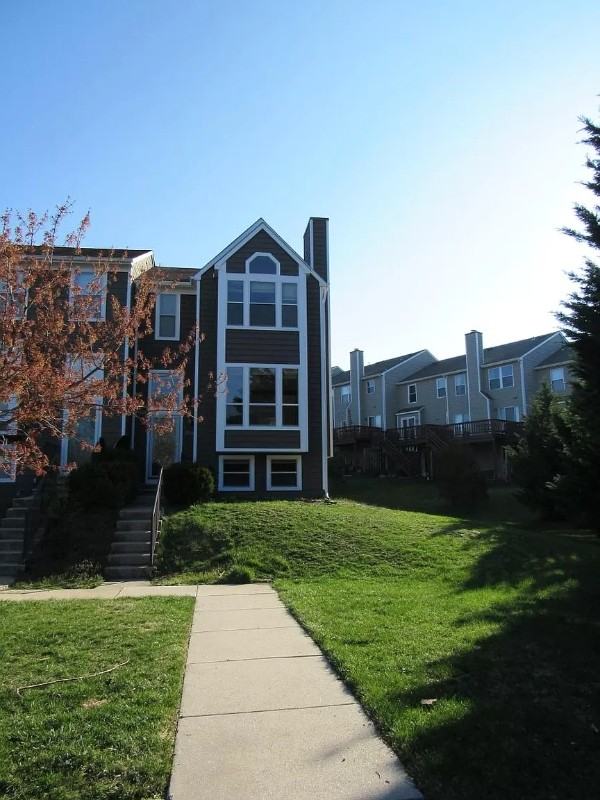 7734 Chatfield Ln - Photo 2 of 37