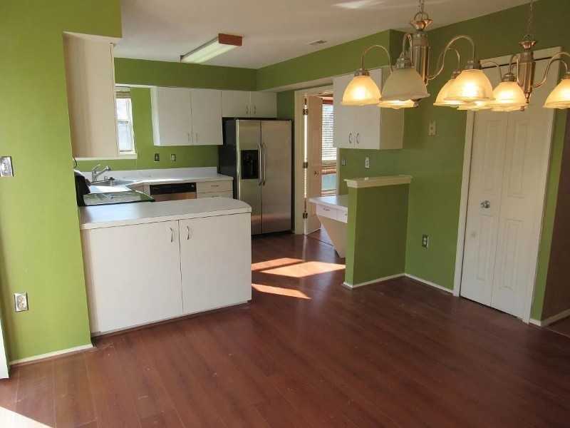 7734 Chatfield Ln - Photo 3 of 37