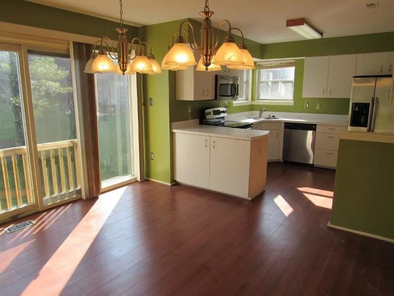 7734 Chatfield Ln - Photo 4 of 37