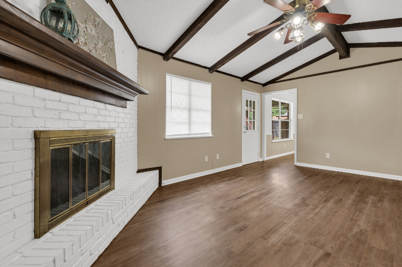106 Heights Park Dr - Photo 2 of 13