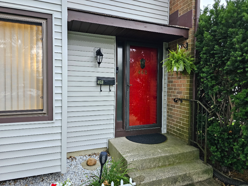 468 Fairfield Rd - Photo 2 of 16