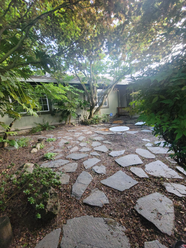 2416 Dixie Pl - Photo 2 of 24