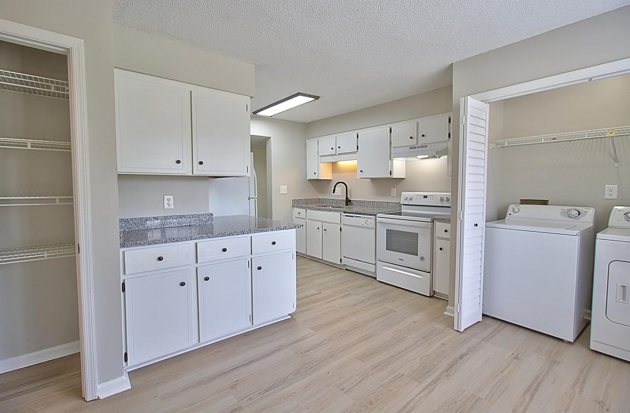 912 Pineland AvenueApt 58 #1 - Photo 5 of 23
