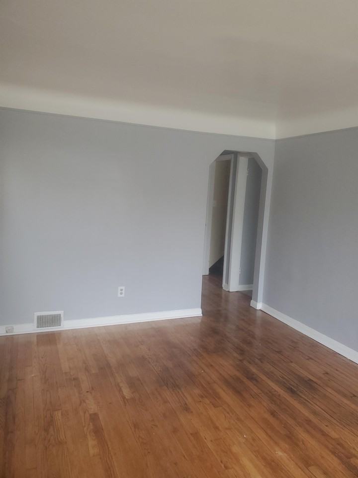 12840 Grandmont Ave #1 - Photo 4 of 15