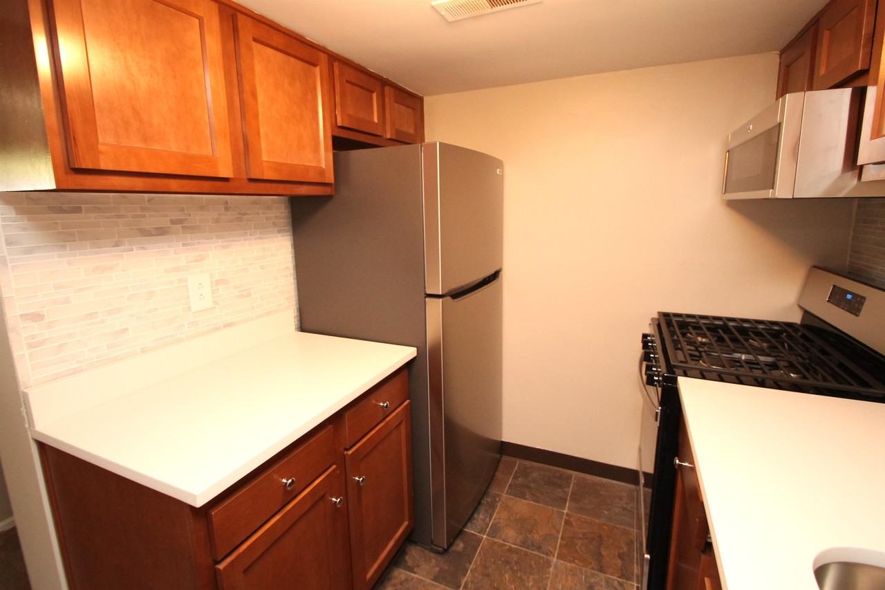 5540 LIBRARY ROADAPARTMENT 104 #5540-104 - Photo 2 of 9