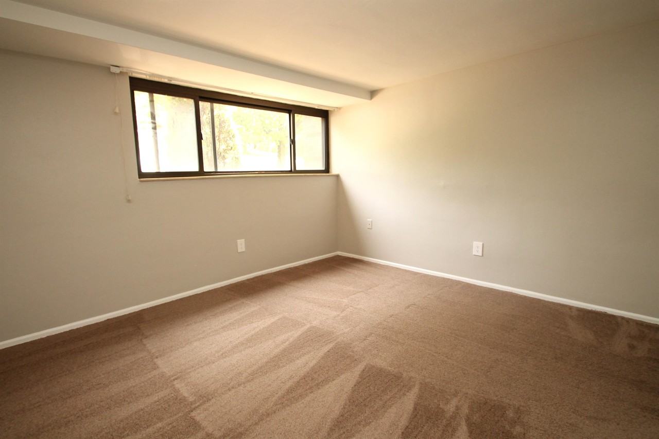 5540 LIBRARY ROADAPARTMENT 104 #5540-104 - Photo 5 of 9