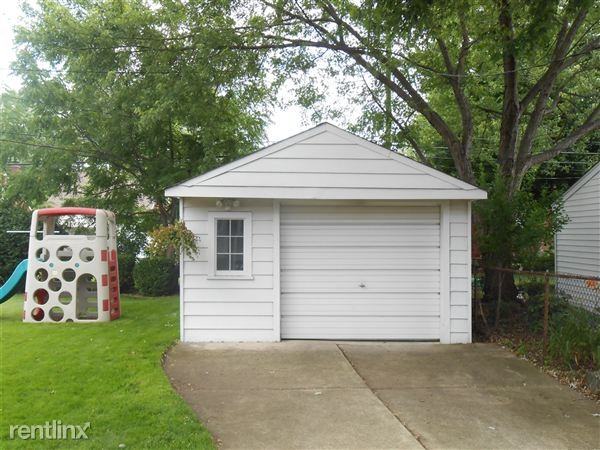 9701 Quandt Ave - Photo 3 of 10