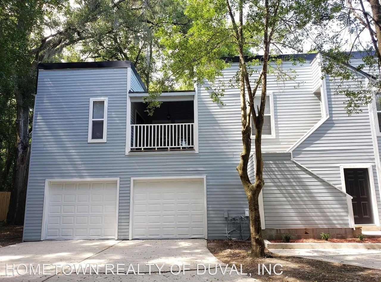 AMAZING 4 BEDROOM 2 BATH MULTI USE PROPERTY IN ARLINGTON! - Photo 2 of 25