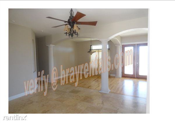 679 Curecanti Cir - Photo 2 of 15