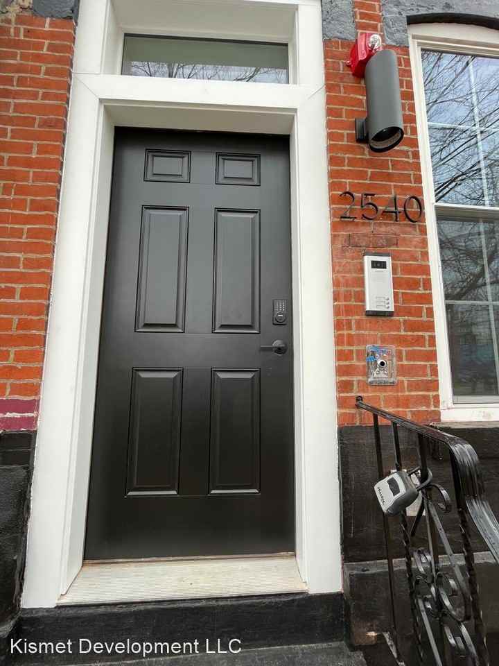 2540 W. Girard Avenue - Photo 3 of 20
