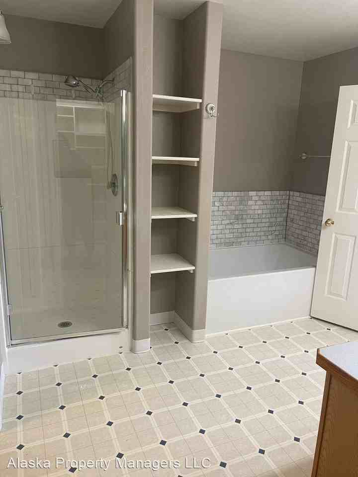 2510 Trisha Ave - Photo 2 of 28