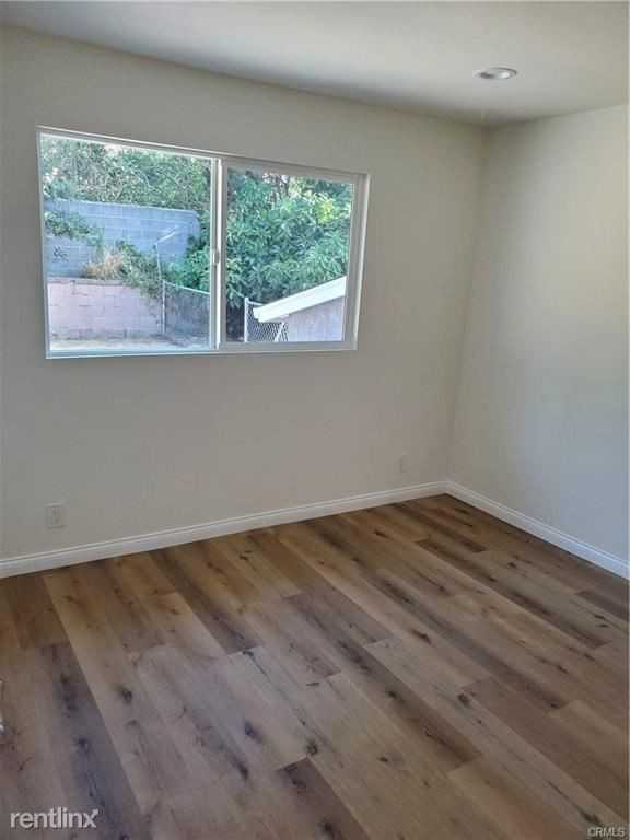 4562 W 129th St - Photo 2 of 8