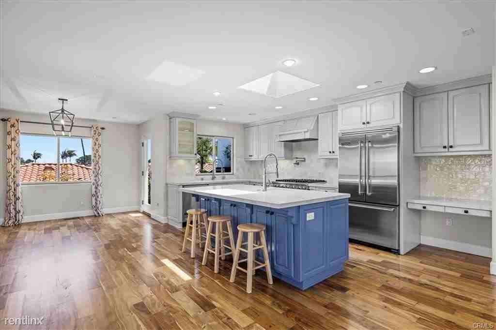 1126 Laurel Ave - Photo 2 of 11