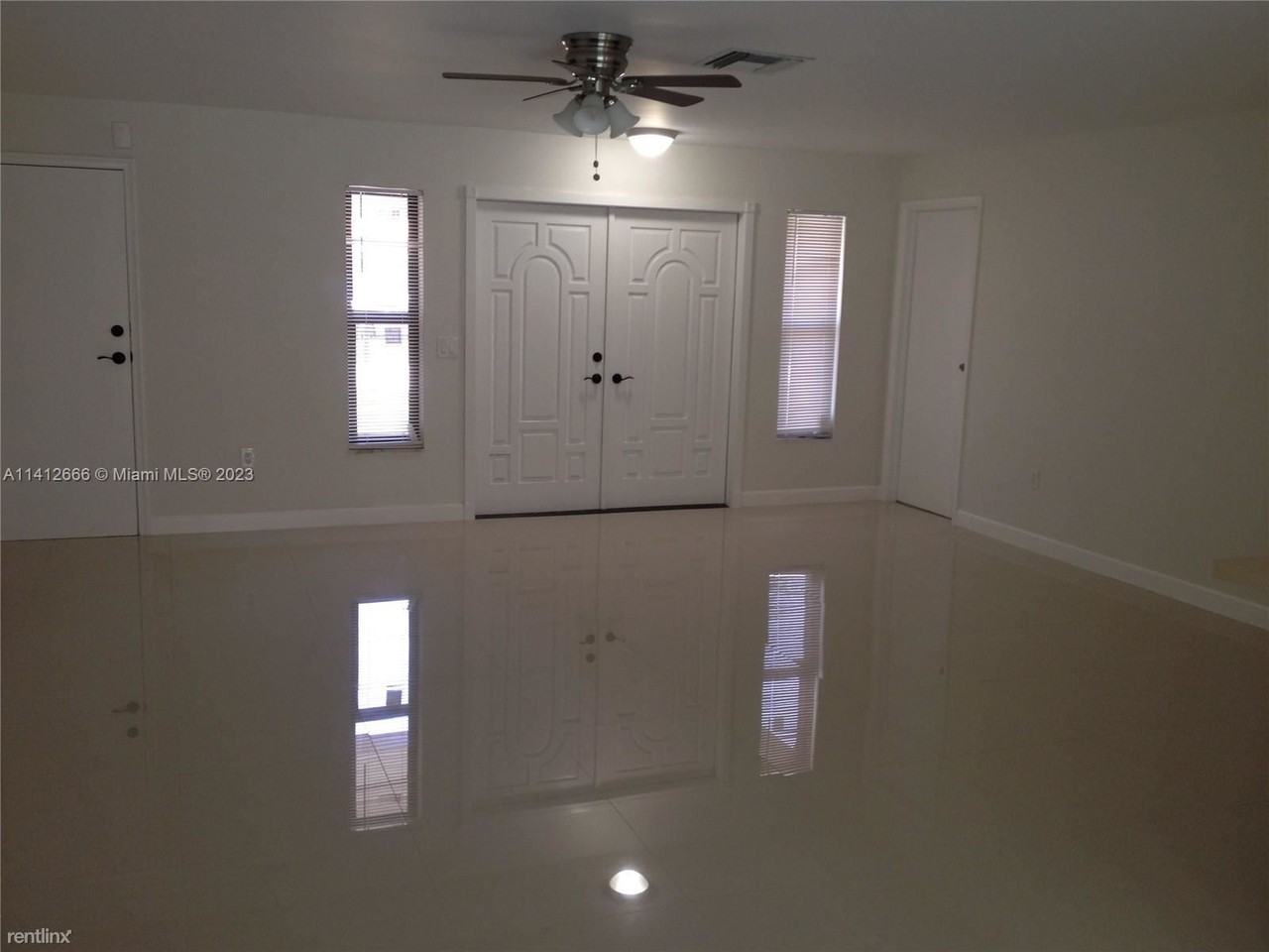 321 Nw 92nd Ave - Photo 3 of 8